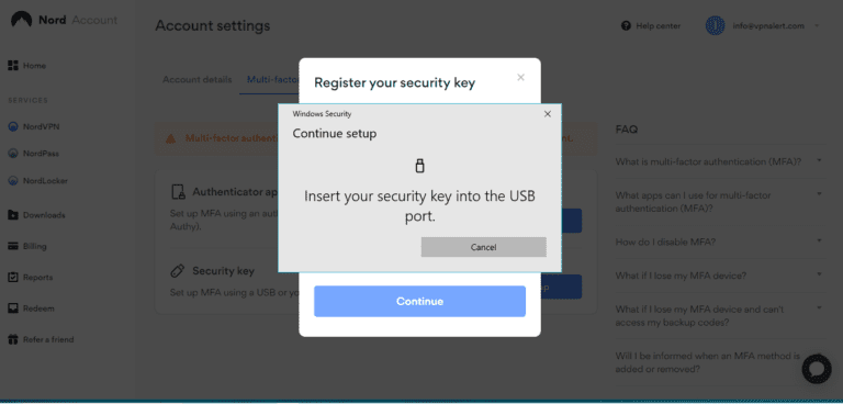 Insérer la clé de sécurité dans le port USB